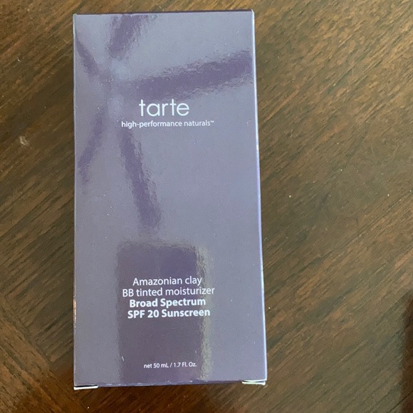 Brand New light-medium Tarte Amazonian Clay SPF 20